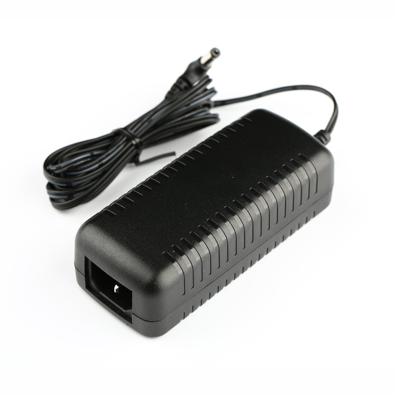 12V3A 15V2.4A 18V2A桌面式电源适配器
